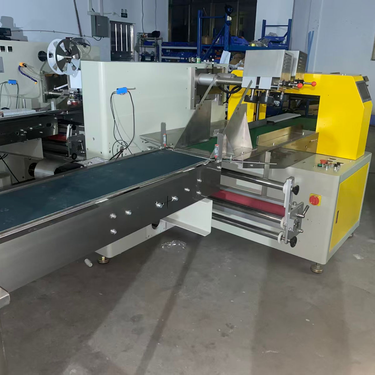 Dry Ice & Block Ice Automatic Pillow Packing Machine - Image 2